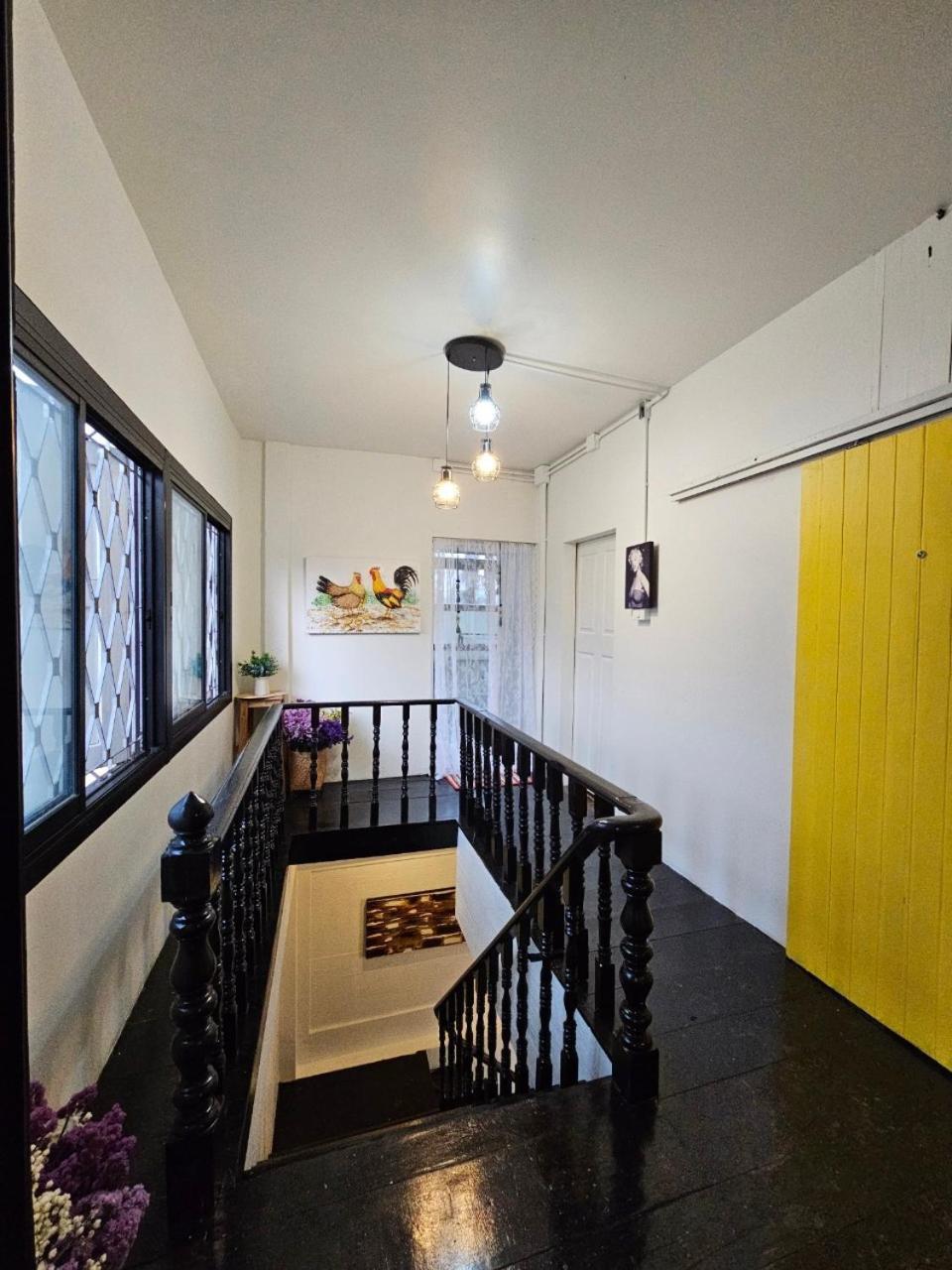 Chiza Hostel Chiangmai チエンマイ エクステリア 写真