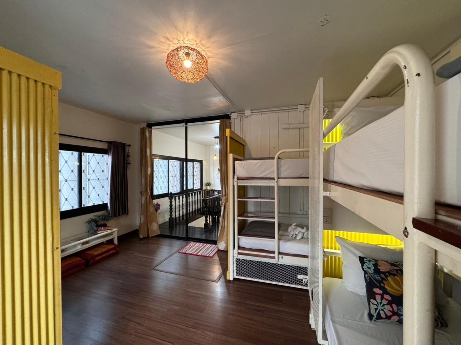 Chiza Hostel Chiangmai チエンマイ エクステリア 写真