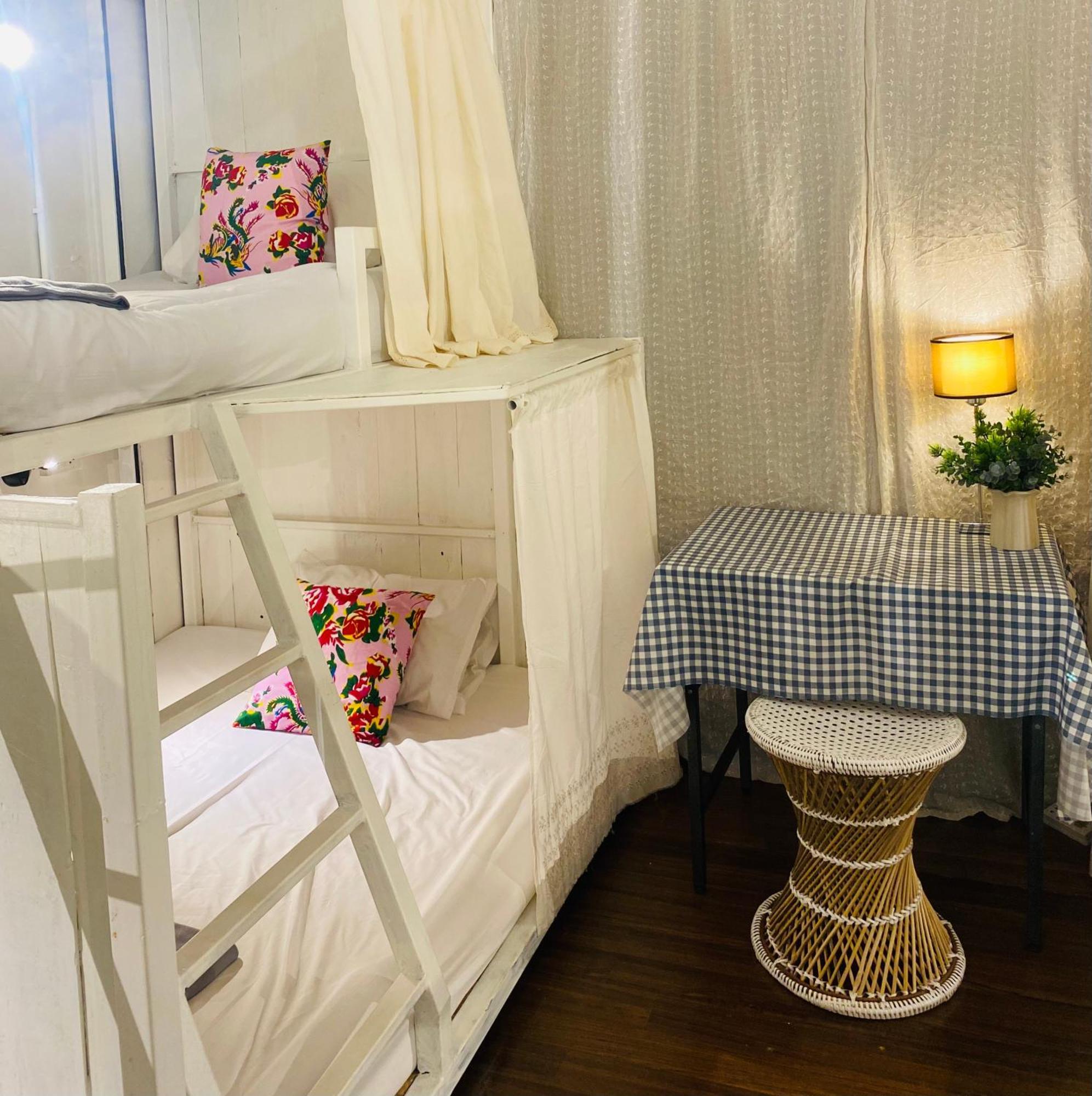 Chiza Hostel Chiangmai チエンマイ エクステリア 写真