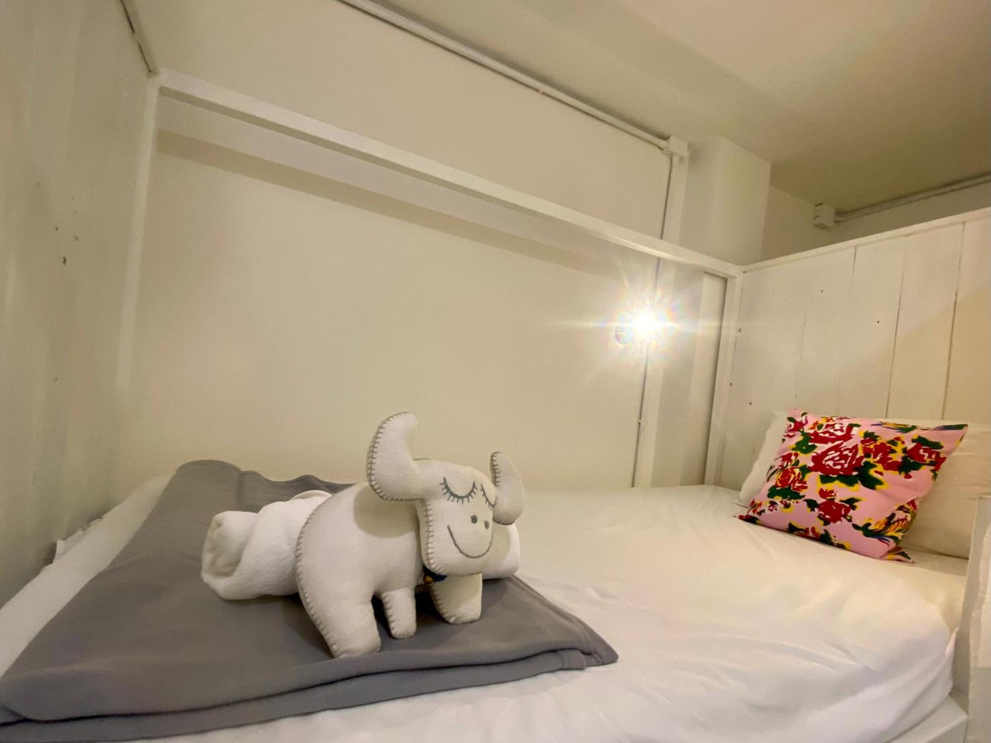 Chiza Hostel Chiangmai チエンマイ エクステリア 写真