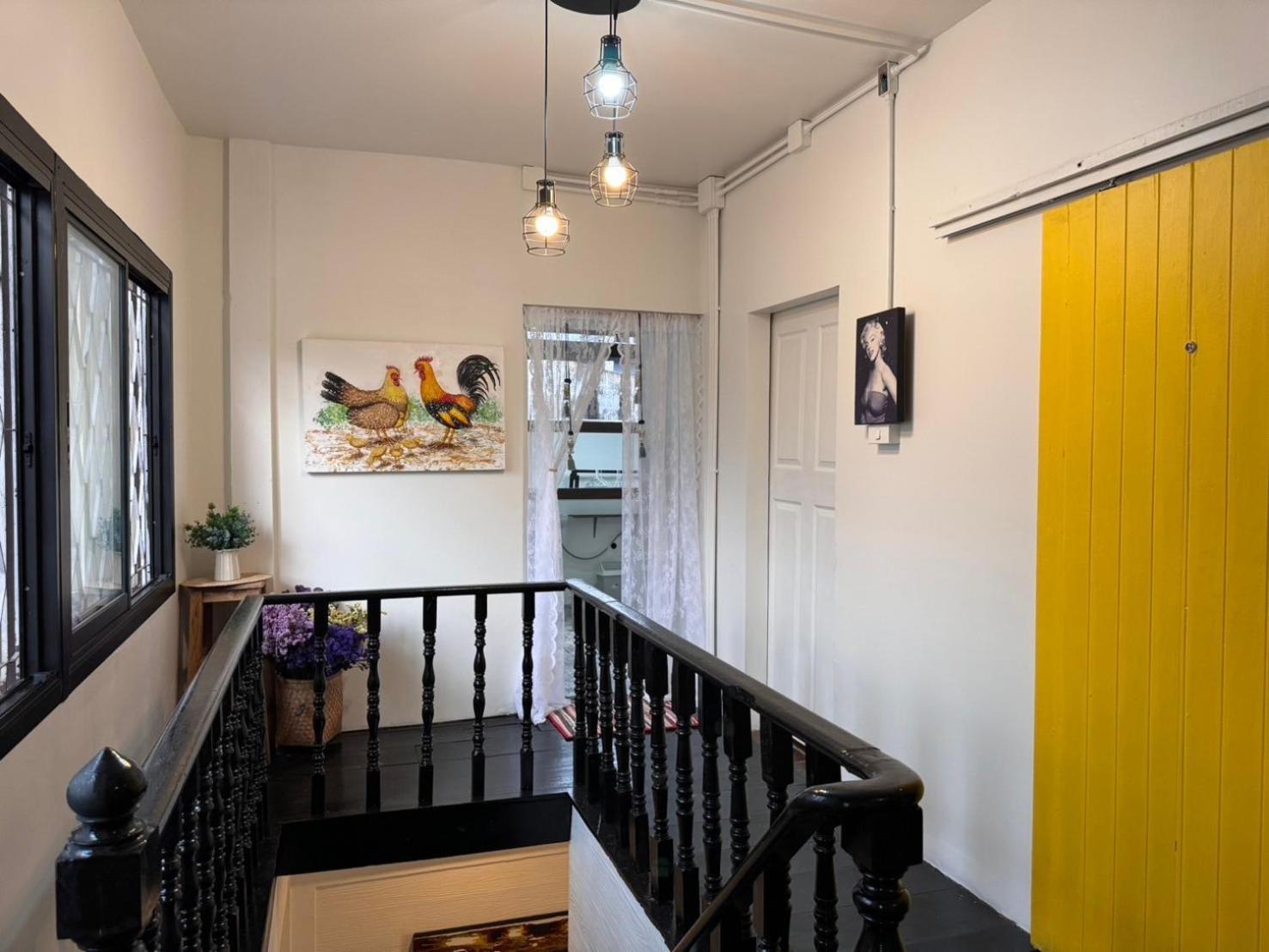 Chiza Hostel Chiangmai チエンマイ エクステリア 写真