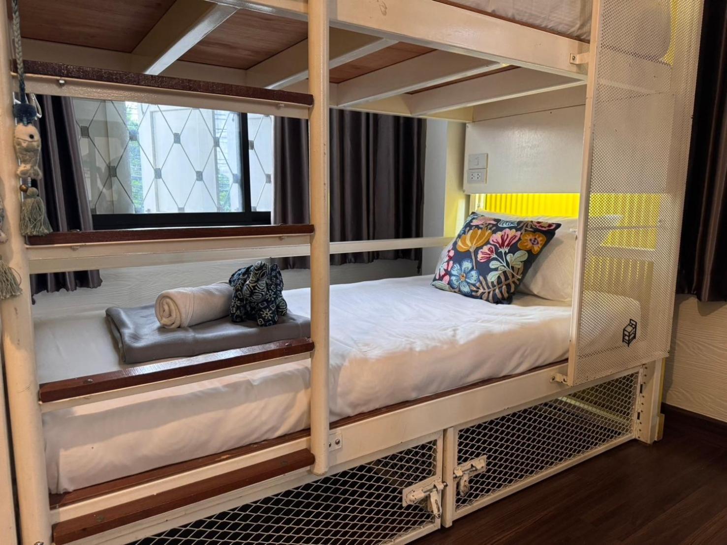 Chiza Hostel Chiangmai チエンマイ エクステリア 写真