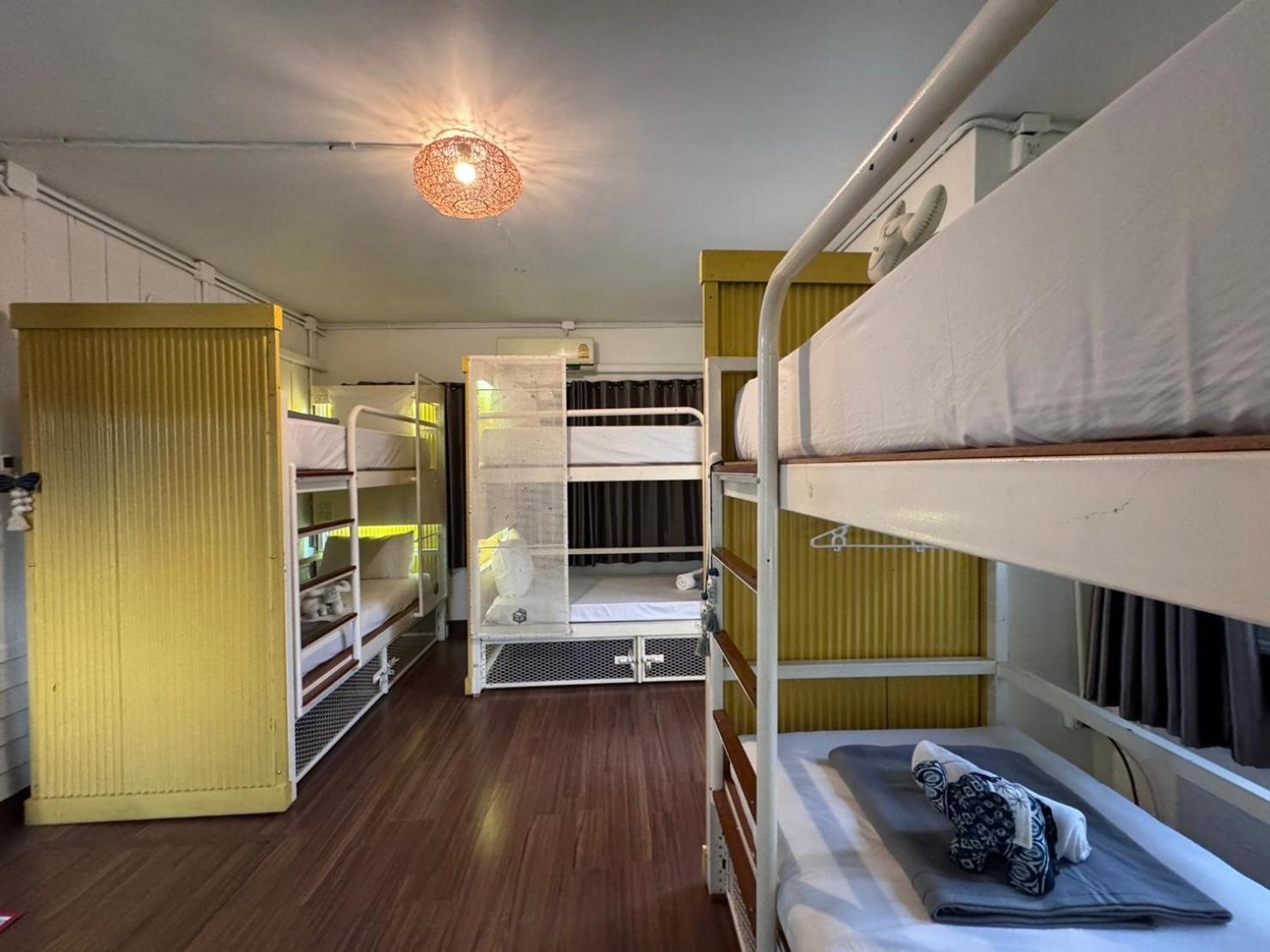 Chiza Hostel Chiangmai チエンマイ エクステリア 写真