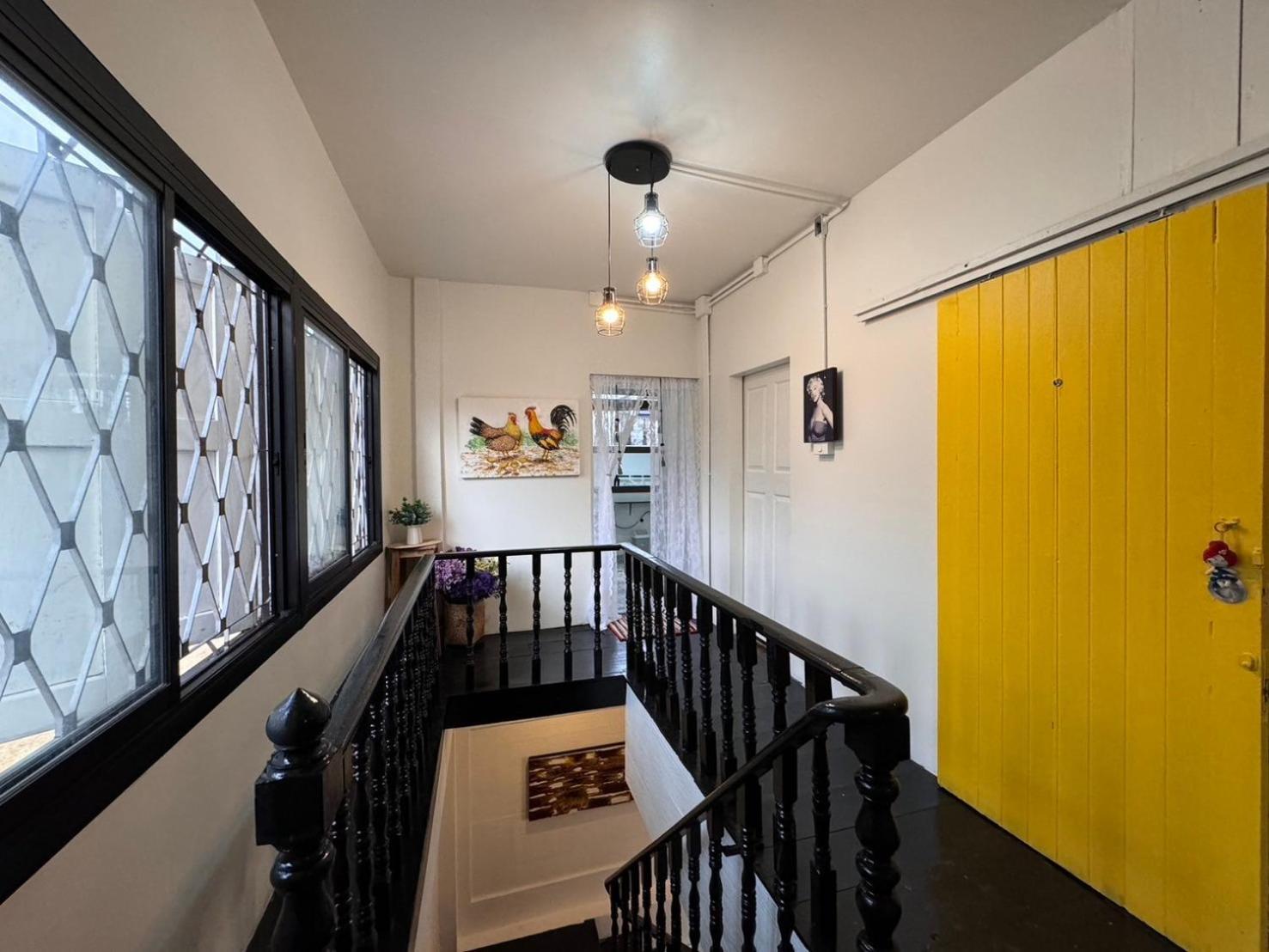 Chiza Hostel Chiangmai チエンマイ エクステリア 写真