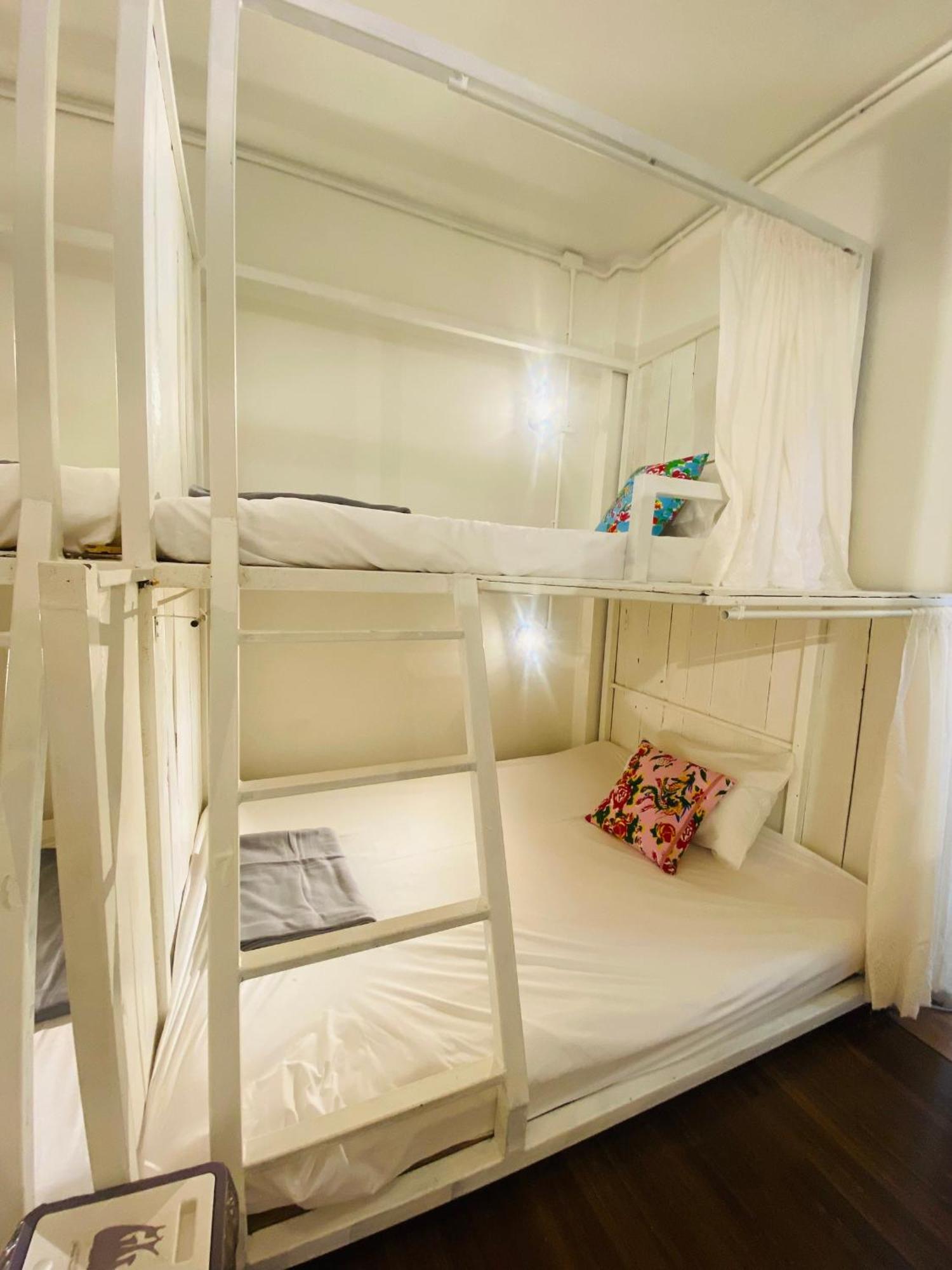 Chiza Hostel Chiangmai チエンマイ エクステリア 写真