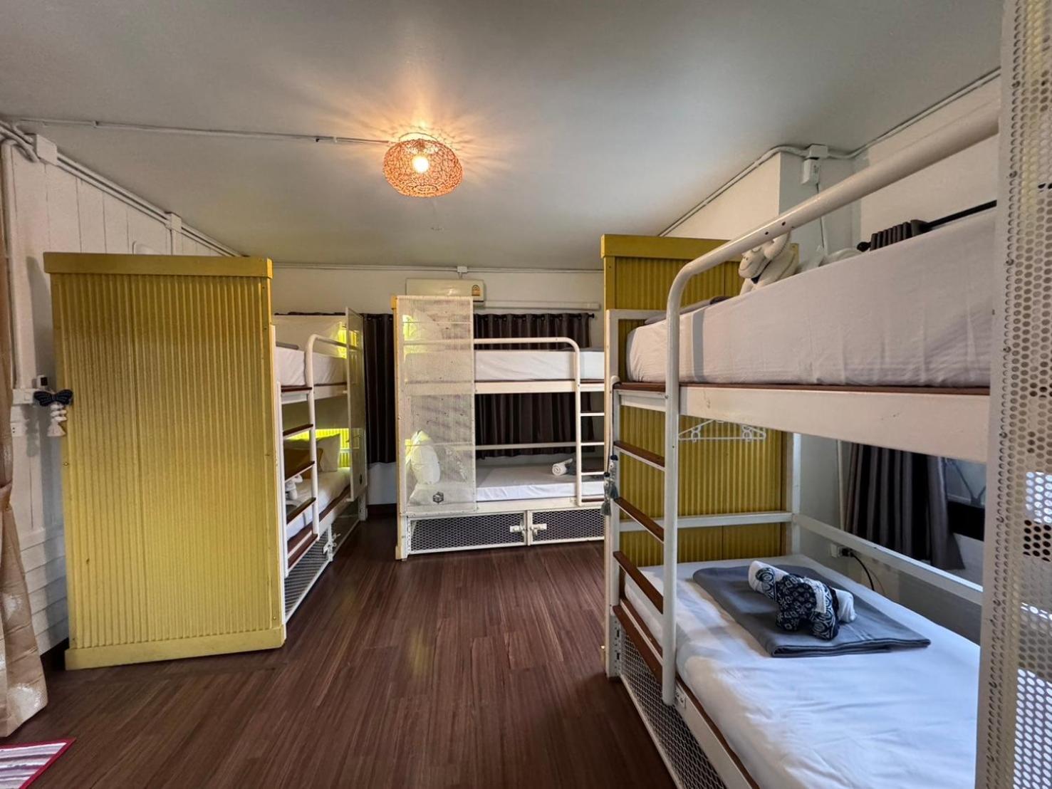 Chiza Hostel Chiangmai チエンマイ エクステリア 写真