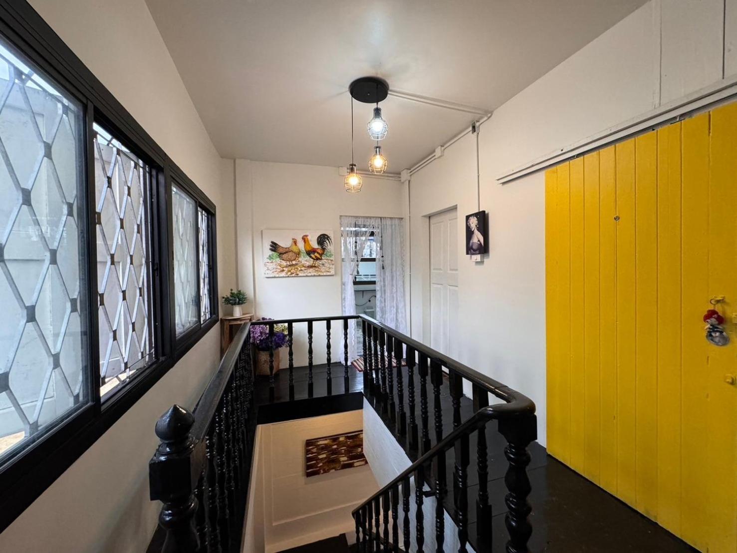 Chiza Hostel Chiangmai チエンマイ エクステリア 写真
